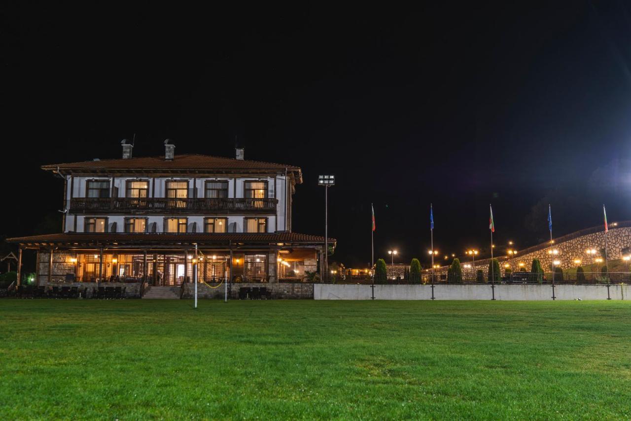 Mentor Resort Gaytaninovo Eksteriør billede